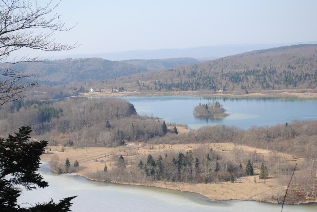 Auberge Du Herisson La Chaux-du-Dombief Dış mekan fotoğraf